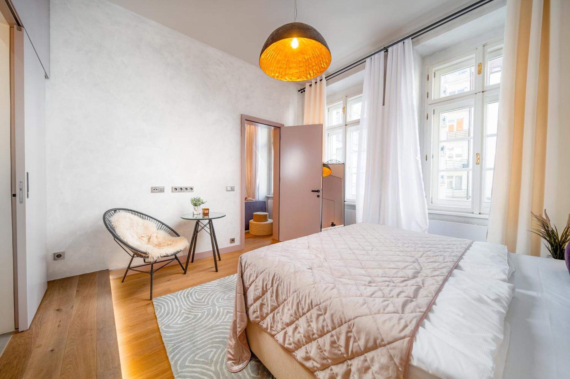 Delicate Charm At Heart Apartment