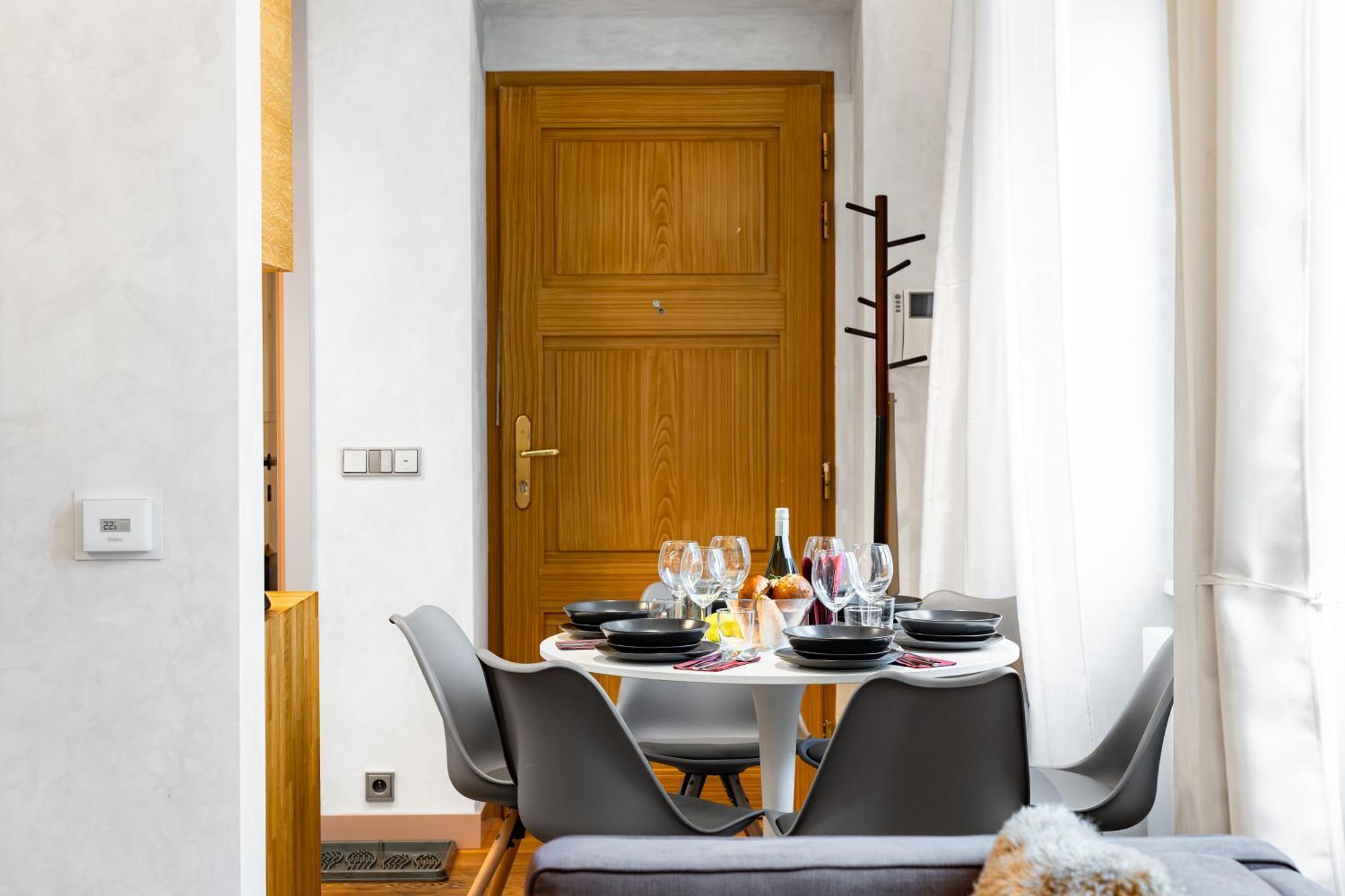 Apartment Delicate Charm At Heart Prague