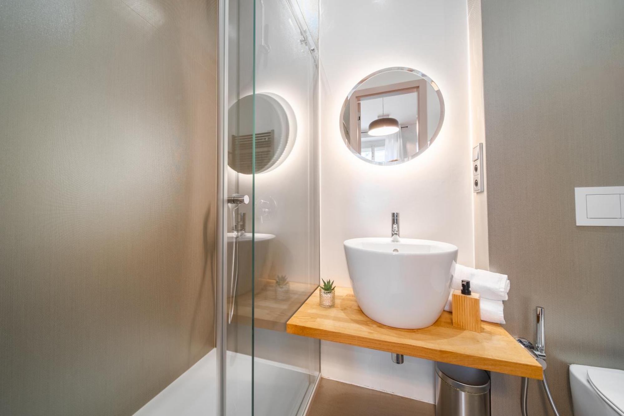 Delicate Charm At Heart Apartment *